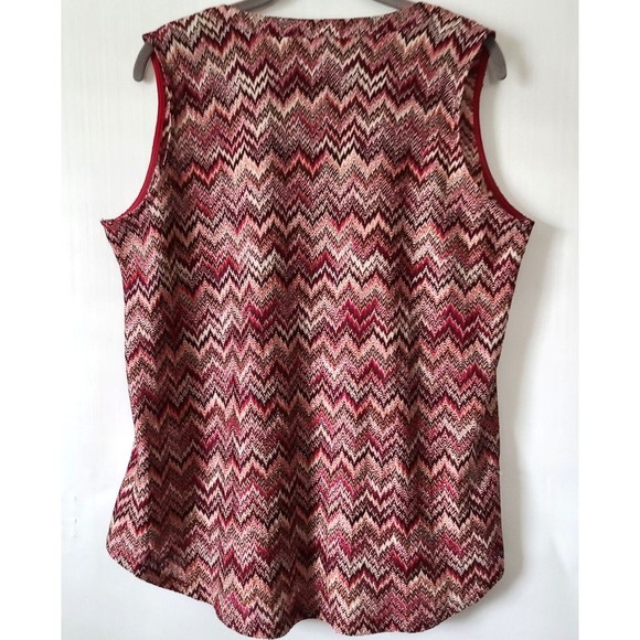 Avenue Women Sleeveless Blouse Tank Top Size 14/16 Chevron Pattern Burgundy EUC - Picture 3 of 8